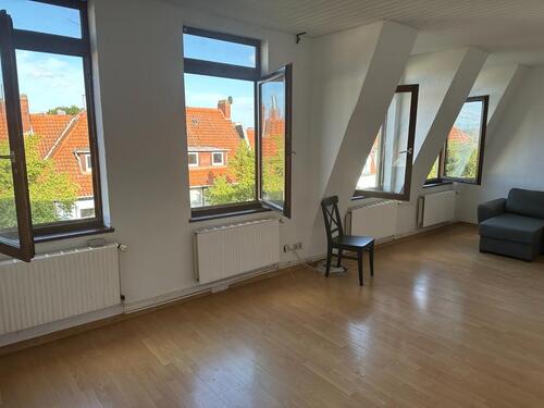 Foto - Schöne drei Zimmer Dach Etagenwohnung in Lehe, 82 Quadratmeter