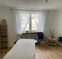 heller Behandlungsraum Praxisraum 15 qm - Stapelfeld