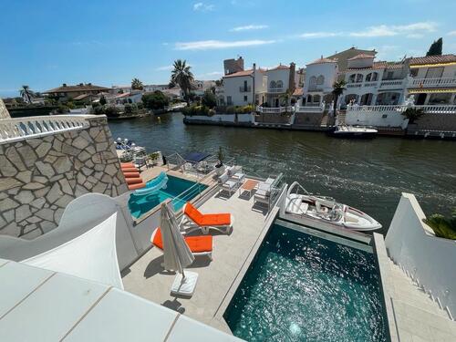 Foto - Urlaub 2024: Haus mit Pool und Bootsanleger in Empuriabrava