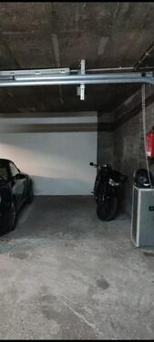 Foto - Motorrad Stellplatz in einer gepflegten abschließbare Tiefgarage