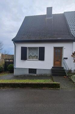 Foto - Doppelhaushälfte mit großem Grundstück mit Ausbaupotenzial