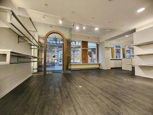 Foto - Attraktive Büro- Praxis- Ladenfläche 91qm - große Fensterfront