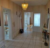 komfortable helle 3-4 Zimmerwohnung mit Küche 115 qm - Kalbach