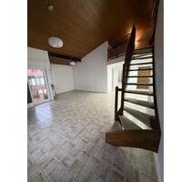 Schöne 3,5 Zimmer Maisonette-Wohnung mit Balkon und Garage - Welzheim