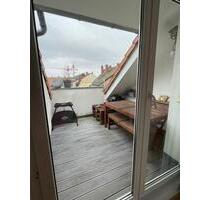 Über den Dächern von Nürnberg – Stilvolles 2-Zimmer-Loft mit Südl