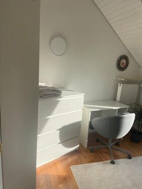 Foto - 1 Zimmer Dachgeschoßwohnung zur Miete in Puchheim