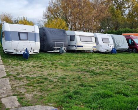 Foto - Stellplatz für WohnwagenWohnmobile
