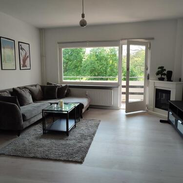 Foto - Helles Apartment vollständig möbliert mit Balkon, ab 01. Mai 2026