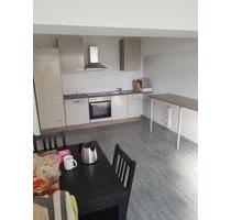 3er WG Zimmer Zentrumsnah - 280,00&nbsp;EUR Kaltmiete, ca.&nbsp; 93,00&nbsp;m&sup2; in Coburg (PLZ: 96450)