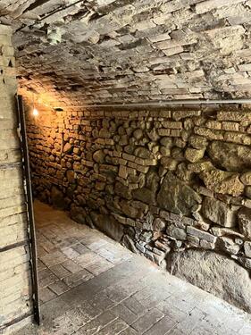 Foto - Einzigartiger Naturstein-Gewölbekeller (ca. 16m²) Erdkeller