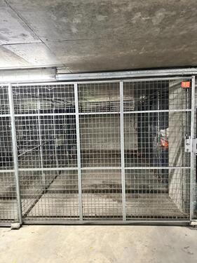 Foto - Tiefgaragenstellplatz in der Max-Porzig-Straße zu vermieten