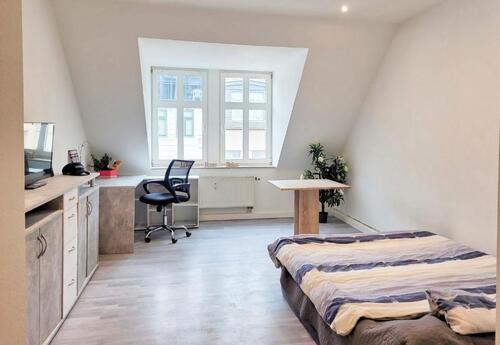 Foto - Helle 1-Zimmer-Dachgeschosswohnung