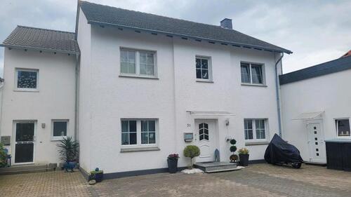 Foto - Provisionsfrei! Großes Einfamilienhaus plus Anliegerhaus