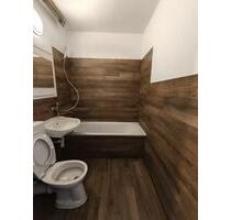 Bad neu gestaltet bei für Sie neu renovierter Wohnung im 2.Obergeschoss - Halle (Saale) Silberhöhe