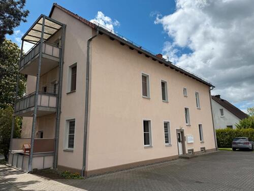 Foto - Großzügig geschnittene 3-Raum-Wohnung mit Balkon und Garage