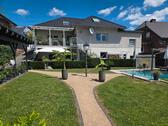 Foto - Mehrgenerationen- oder Mehfamilienhaus mit Pool und Weitblick