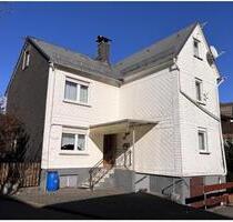 Haus zur Vermietung - 850,00&nbsp;EUR Kaltmiete, ca.&nbsp; 124,00&nbsp;m&sup2; in Breitscheid (PLZ: 35767)