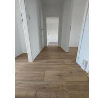 3-Zimmer-Wohnung mit großem Balkon und Aufzug - Schönebeck (Elbe)