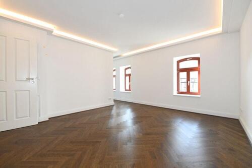 Foto - Singleparadies! + Lift + Parkett + Fußbodenheizung + Wanne & Dusche + LED-Licht + Übernahme EBK mgl.