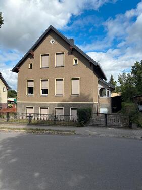 Foto - grundsaniertes einfamilienhaus mit gästehaus, großen garten, pool