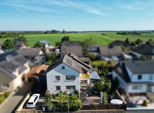 Foto - Großzügiges Zweifamilienhaus in 2. Feldrandlage