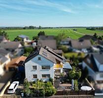 Großzügiges Zweifamilienhaus in 2. Feldrandlage - Riedstadt