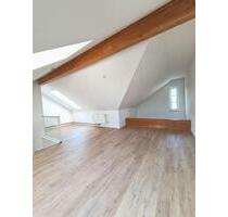 großzügige Maisonette-Wohnung mit Balkon - Kölln-Reisiek