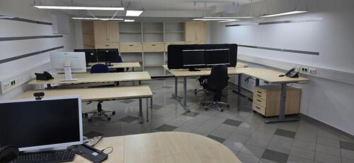 Foto - Büroräume möbliert, ebenerdig, mit Küche, Lager, etc.