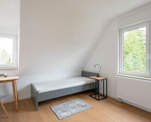 Möbliertes Zimmer in moderner WG – in Stuttgart-Hofen