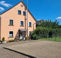Provisionsfrei! Einfamilienhaus mit großem Garten und Garage - Halle