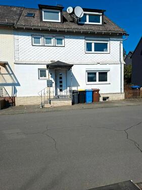 Foto - Haushälfte 6 ZKB - 1.250,00&nbsp;EUR Kaltmiete, ca.&nbsp; 140,00&nbsp;m&sup2;