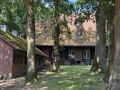 Foto - Haus mit Stallungen, Scheune, Halle, Reitplatz, Wald, Hof, Sauna