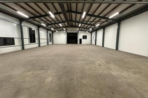 Foto - Wohnmobil Stellplatz Überdacht Halle Garage Stellplätze