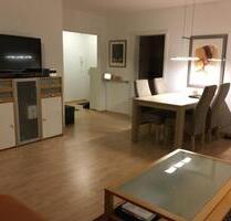 Möblierte 2-Zimmer-Dachgeschosswohnung mit großem Balkon & Stauraum – frei ab Mai - Ingolstadt Nordost