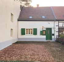 Charmantes Haus in Urdenbach mit Terasse, Stellplatz und Küche - Düsseldorf Stadtbezirk 9