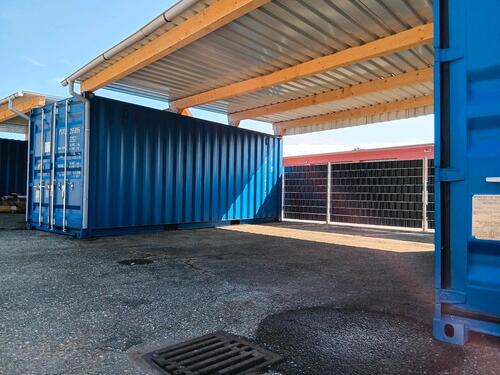 Foto - Lager Stellplatz Container Seecontainer Halle