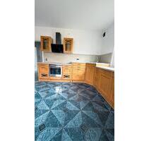 Wohnen wie im eigenen Haus - 960,00&nbsp;EUR Kaltmiete, ca.&nbsp; 121,50&nbsp;m&sup2; in Crimmitschau (PLZ: 08451)