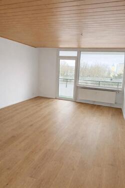 Foto - renovierte 3-Zimmer Wohnung 2 Balkonen EBK Tiefgarage Schweinfurt