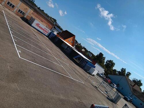 Foto - Parkplatz Stellplatz Wohnmobil Wohnwagen Boot