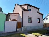 Foto - Charmantes Einfamilienhaus - 135.000,00&nbsp;EUR Kaufpreis, ca.&nbsp; 140,00&nbsp;m&sup2;