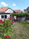 Foto - Einfamilienhaus mit Nebengelass, Innenhof und Garten mit Bungalow