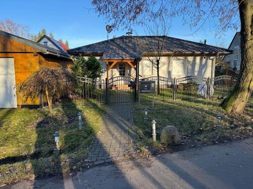 Foto - 3-Zimmer-Haus mit kleinem Garten in ländlicher Lage