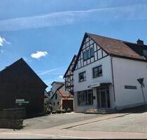 Große DHH mit viel Platz zum Wohnen und Vermieten - Bad Wildungen