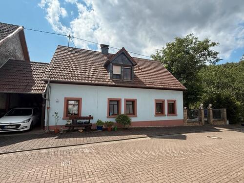 Foto - Freistehendes Einfamilienhaus mit großer Terrasse und Garten