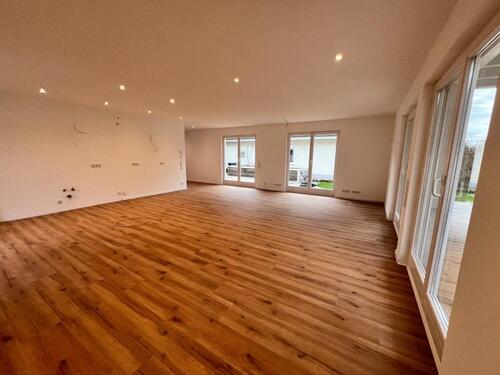 Foto - Moderne 3-Zimmer-Erdgeschosswohnung mit Garten & Terrassen – Erst