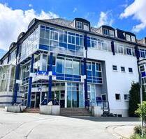 Ideal für BankVersicherungÄrztehaus mit Apotheke. 6,50 €qm - Neuhaus am Rennweg