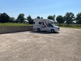 Foto - Außen-Stellplatz für Wohnmobile , Wohnwagen oder Boote