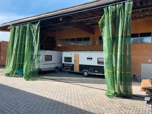 Foto - Wohnwagen Stellplatz über Winter