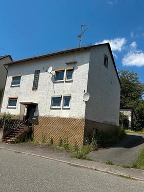 Foto - Sanierungsbedürftiges Einfamilienhaus mit 1.280 m² Grundstück,