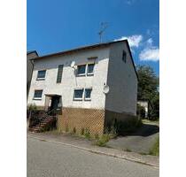Sanierungsbedürftiges Einfamilienhaus mit 1.280 m² Grundstück, - Heidenrod